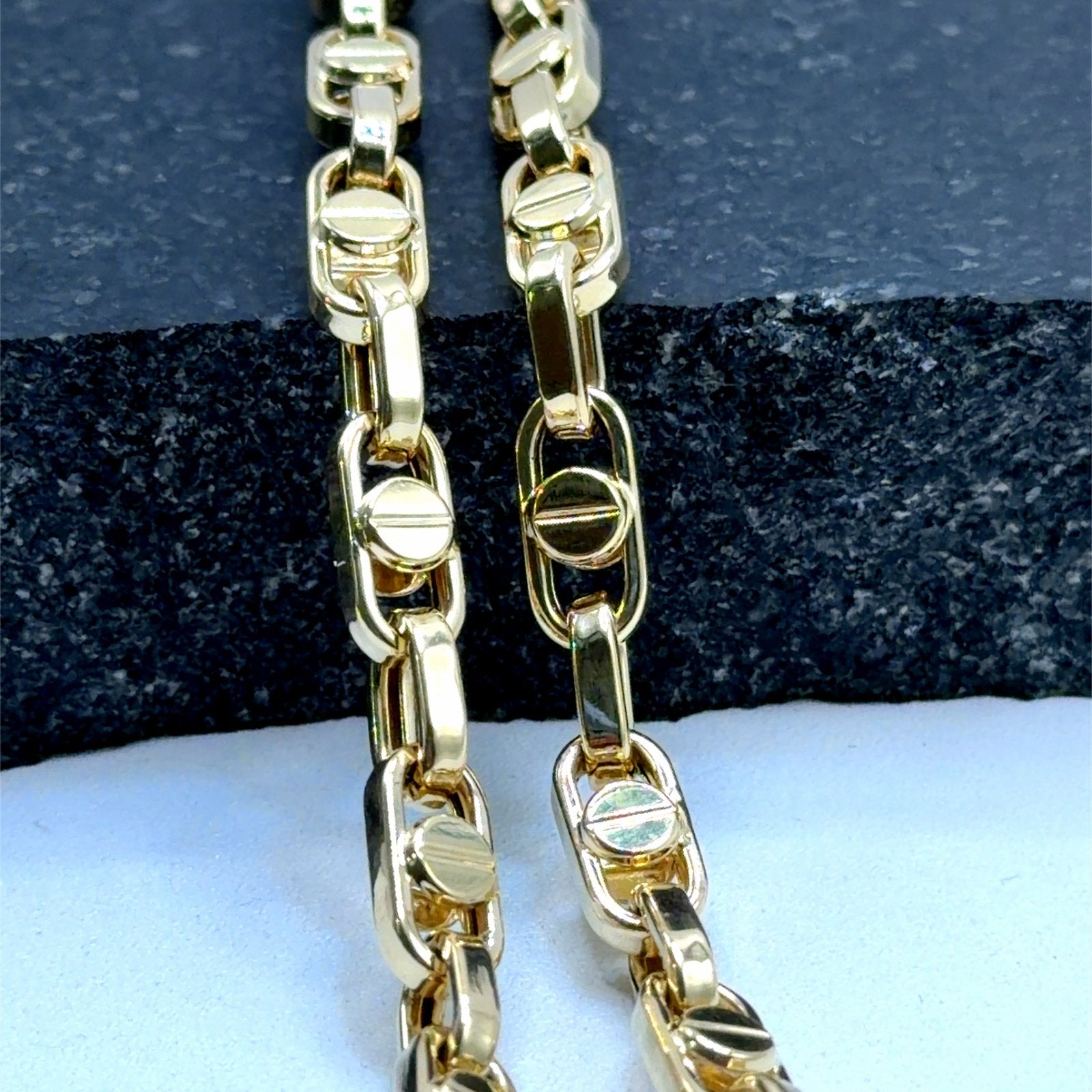 Gouden ketting met unieke schakels, W, Nieuw, Ophalen of Verzenden, W