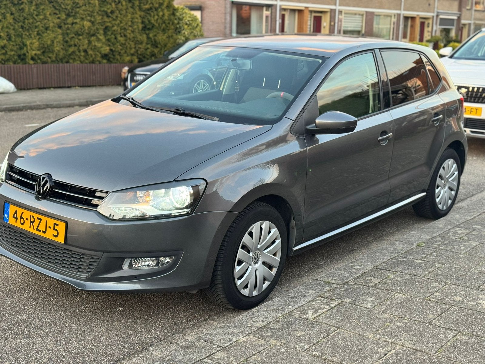 Volkswagen Polo 1.4 16V FSI 63KW 2011 Grijs, Auto's, Volkswagen, Voorwielaandrijving, 970 kg, 40 €/maand, 4 cilinders