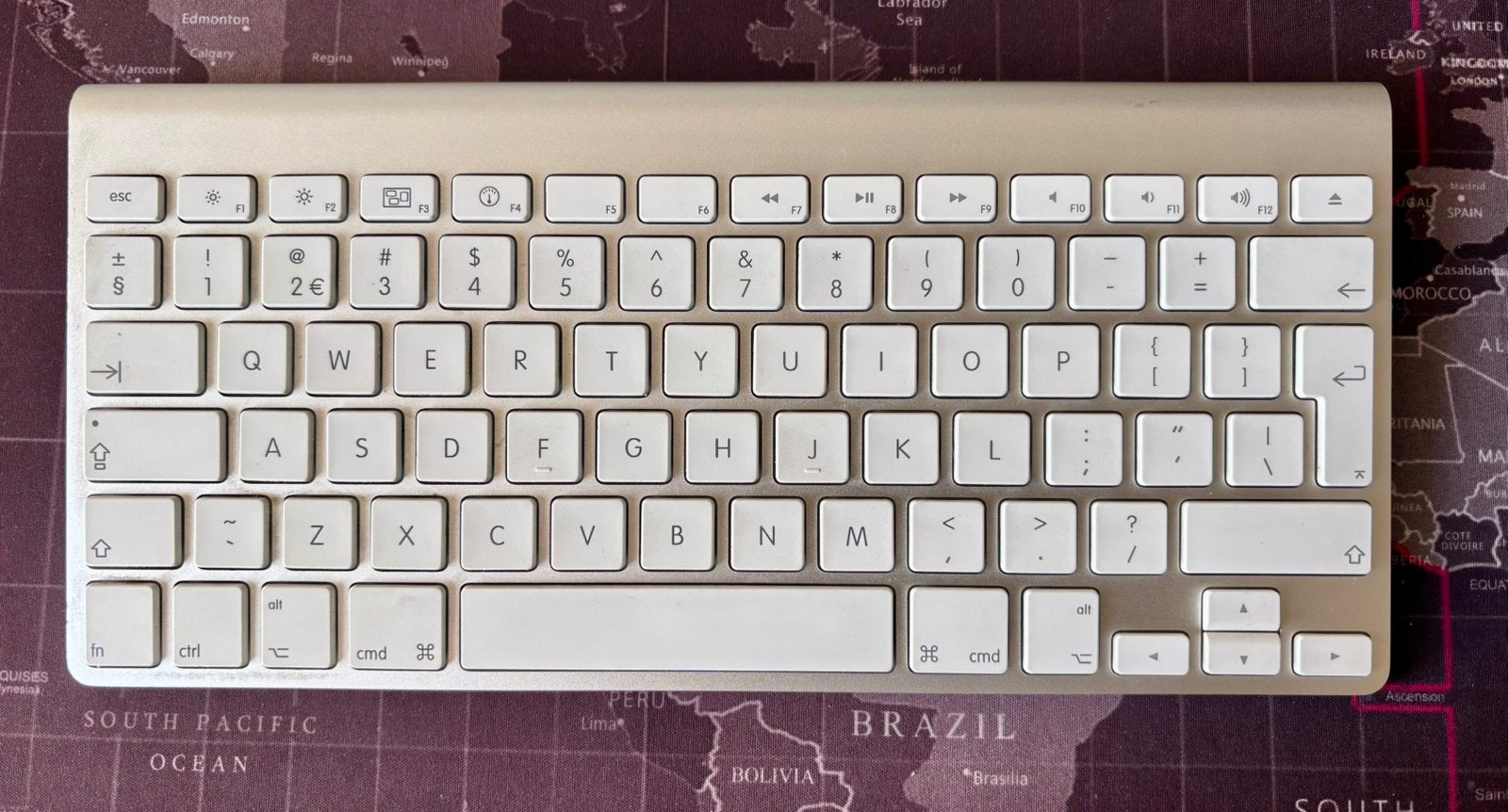 Apple toetsenbord A1314 wireless bluetooth, Ophalen of Verzenden, Zo goed als nieuw, Draadloos, Qwerty
