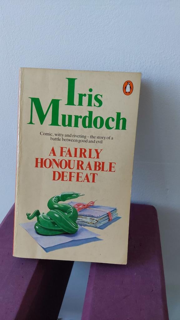 A Fairly Honourable Defeat - Iris Murdoch (Penguin), Ophalen of Verzenden, Gelezen, Iris Murdoch, Europa overig