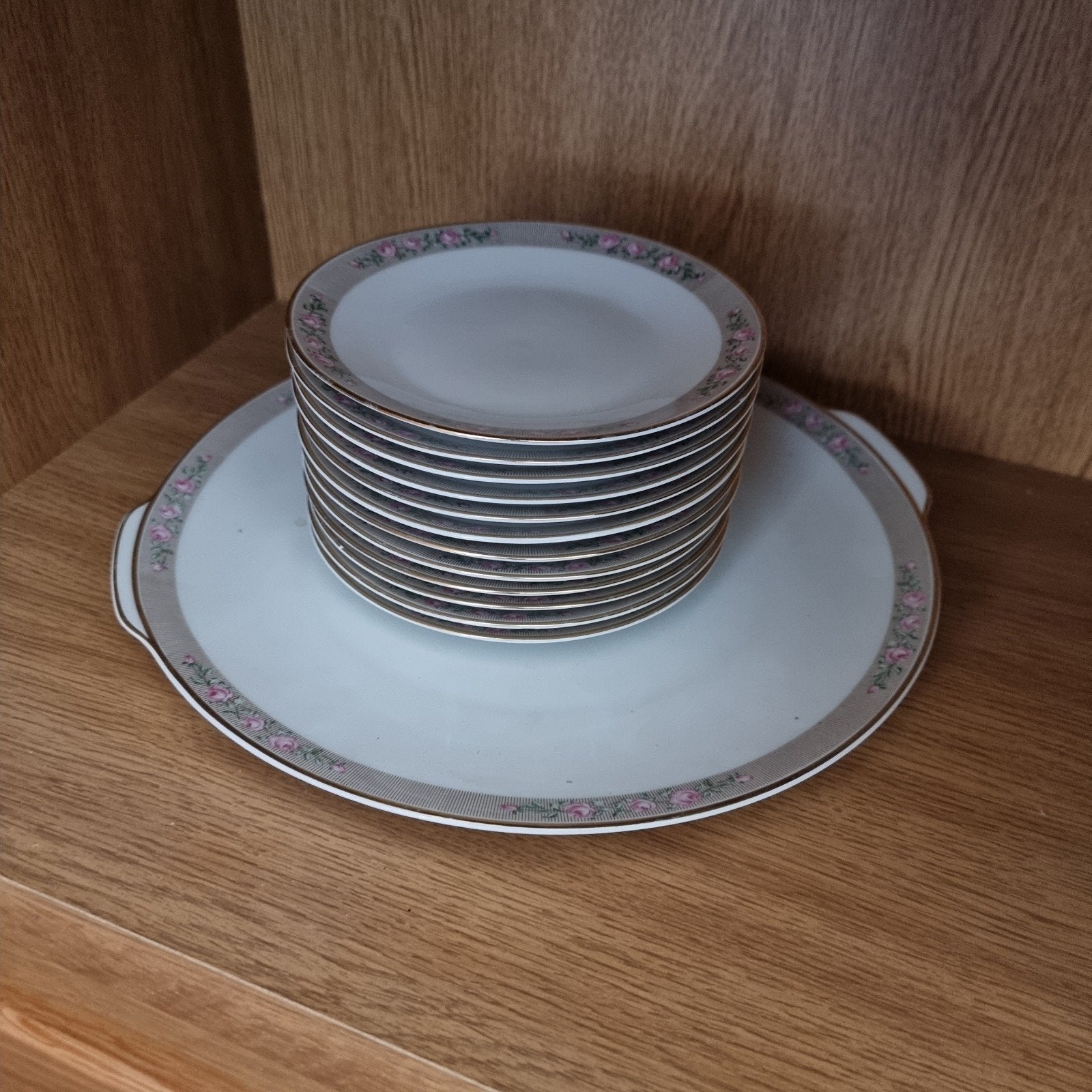 Mooi taartservies met roosjes, Bavaria Germany, Antiek en Kunst, Ophalen
