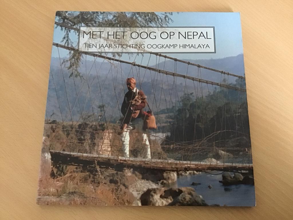 Met het oog op Nepal - Tien jaar Stichting Oogkamp Himalaya, Ophalen of Verzenden, Gelezen