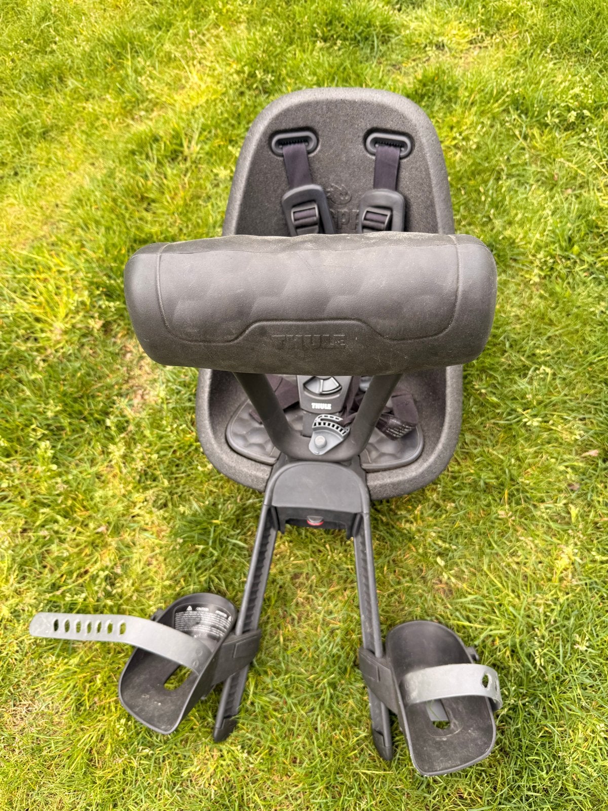 Thule Yepp Nexxt Mini Fietszitje met Windscherm en Adapter, Ophalen, Voetsteuntjes, Voorzitje, Zo goed als nieuw