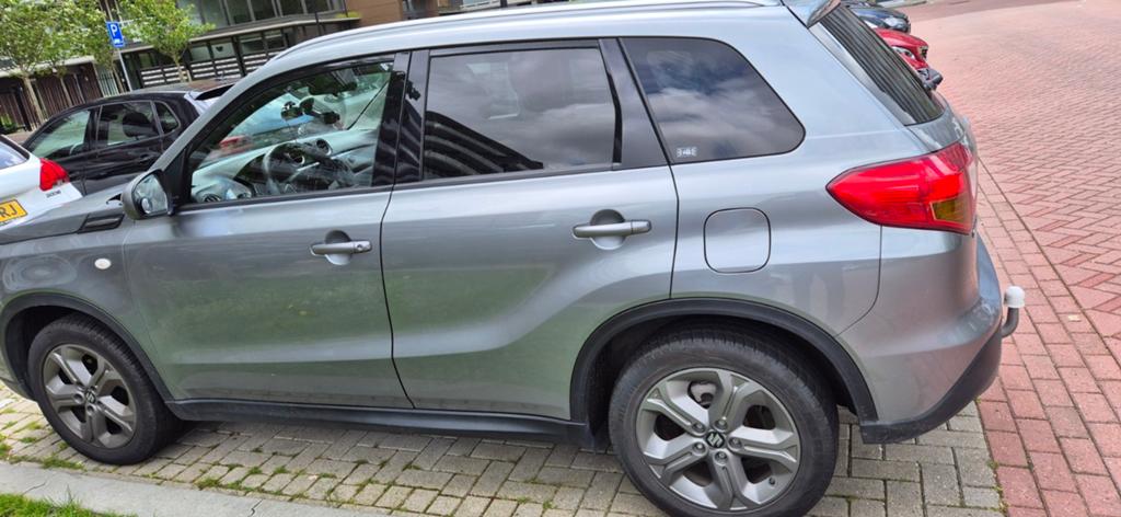 Suzuki vitara banden met velgen, Ophalen