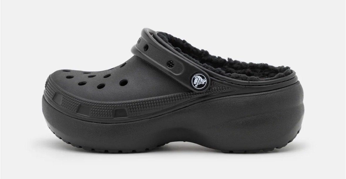 Zwarte Crocs Classic Lined Clog met platformzool, Verzenden, Zo goed als nieuw, Zwart, Slippers