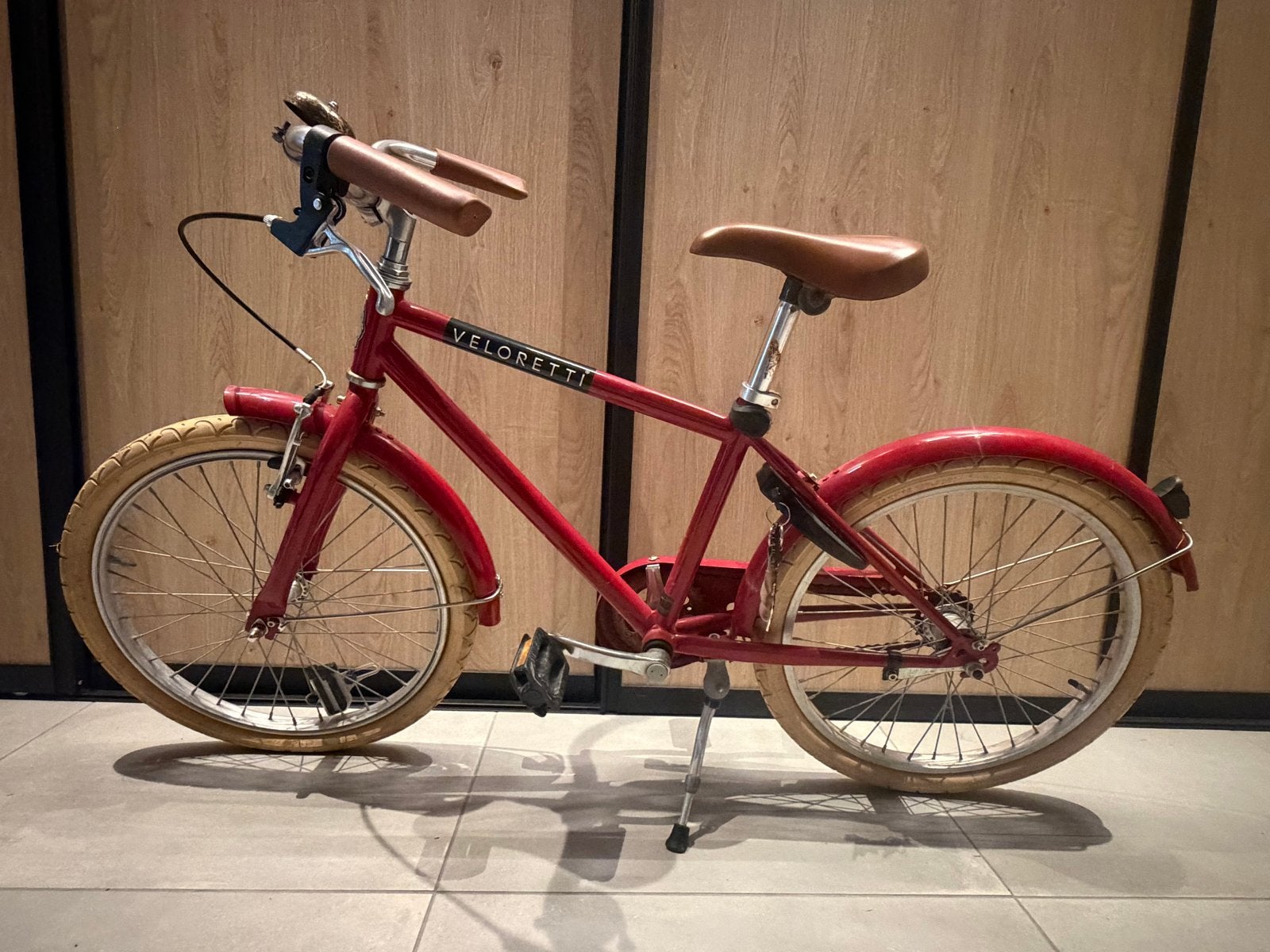 Veloretti Kinderfiets - Rood, 20 inch, Fietsen en Brommers, Ophalen, Zo goed als nieuw, Terugtraprem, 16 tot 20 inch