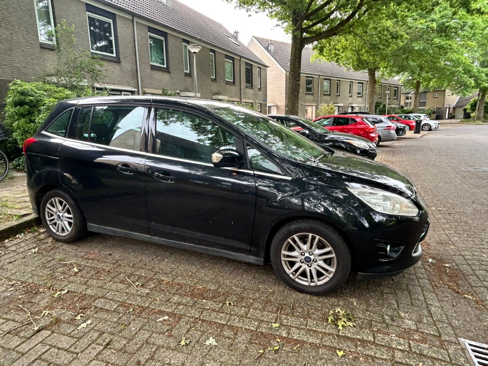 Ford Grand C-Max 1.0 92KW Ecoboost 2013 Zwart, Auto's, Voorwielaandrijving, 745 kg, 125 pk, Zwart