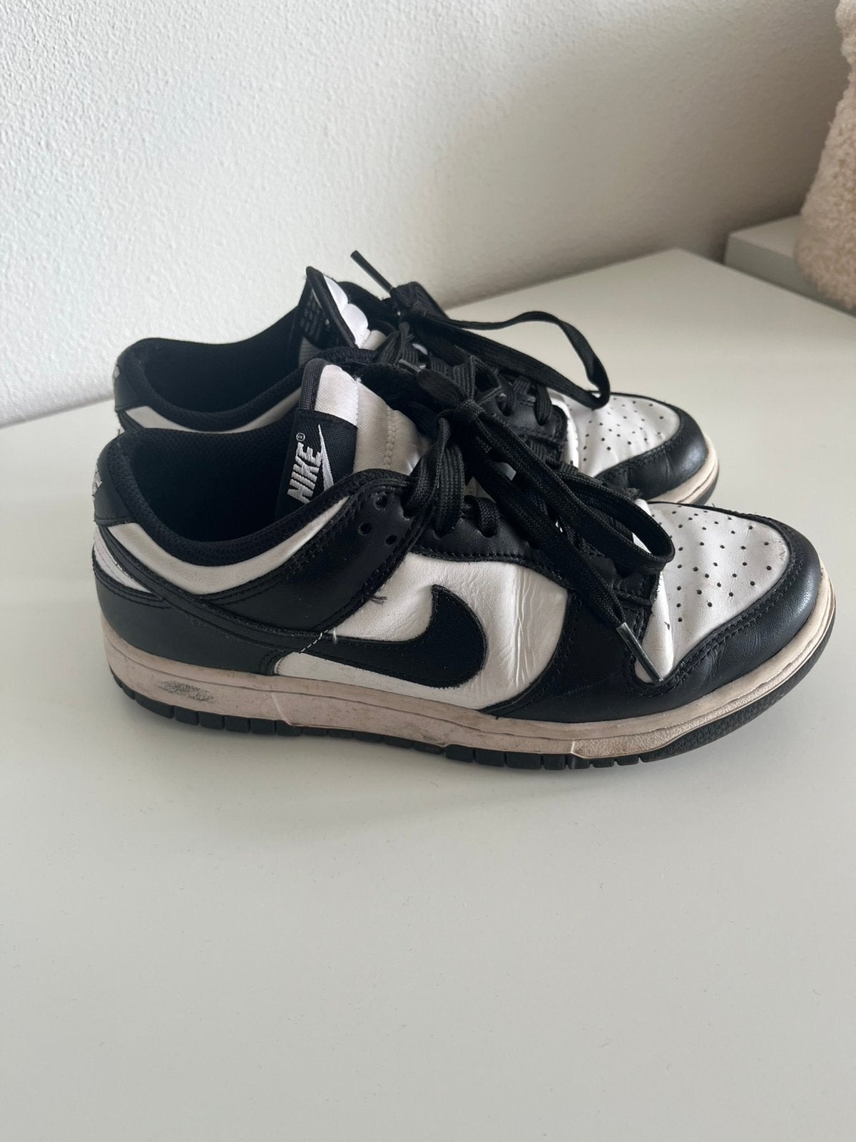 Nike dunks 37.5, Zwart, Ophalen of Verzenden, Sneakers of Gympen, Zo goed als nieuw