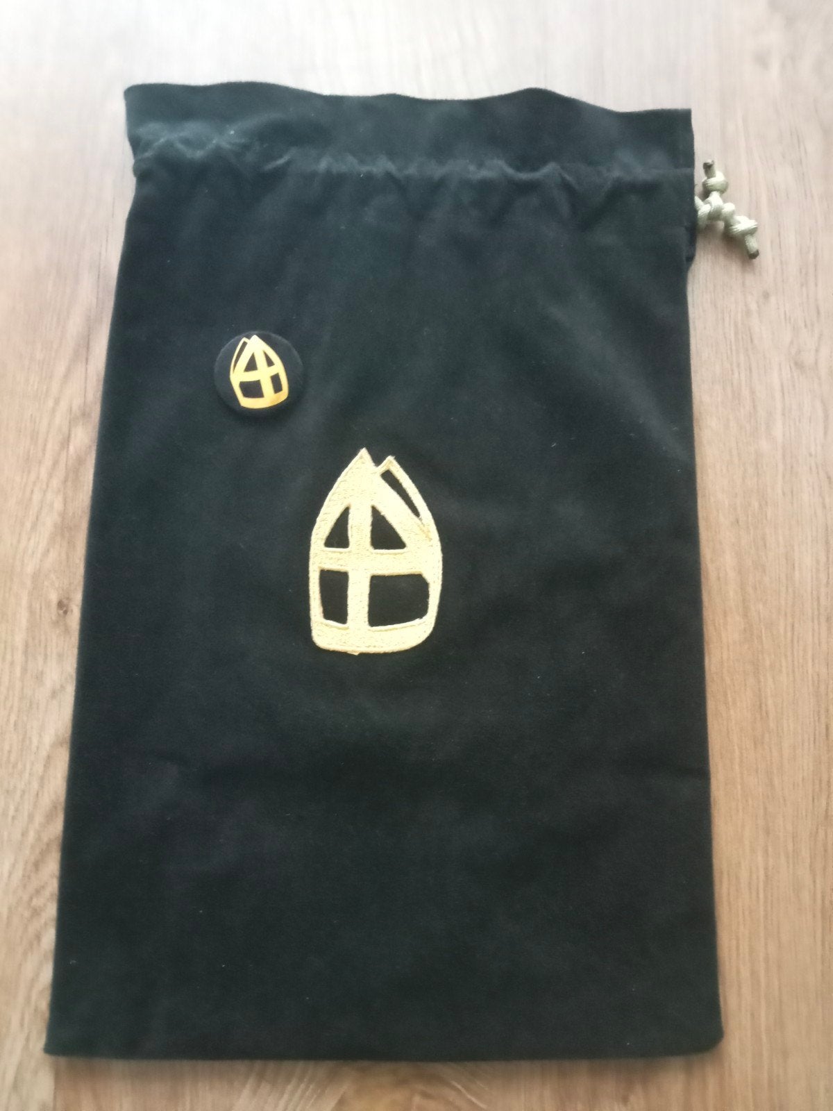 Pieten strooizak met baret speld, Ophalen of Verzenden, Zo goed als nieuw
