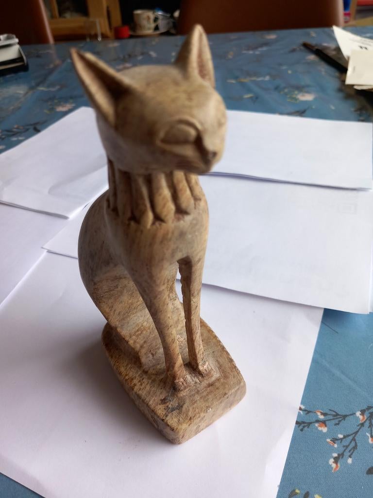Bijna 500 gram zwaar beeldje, 15 cm hoog, Ophalen of Verzenden, Zo goed als nieuw, Hond of Kat, Beeldje of Figuurtje