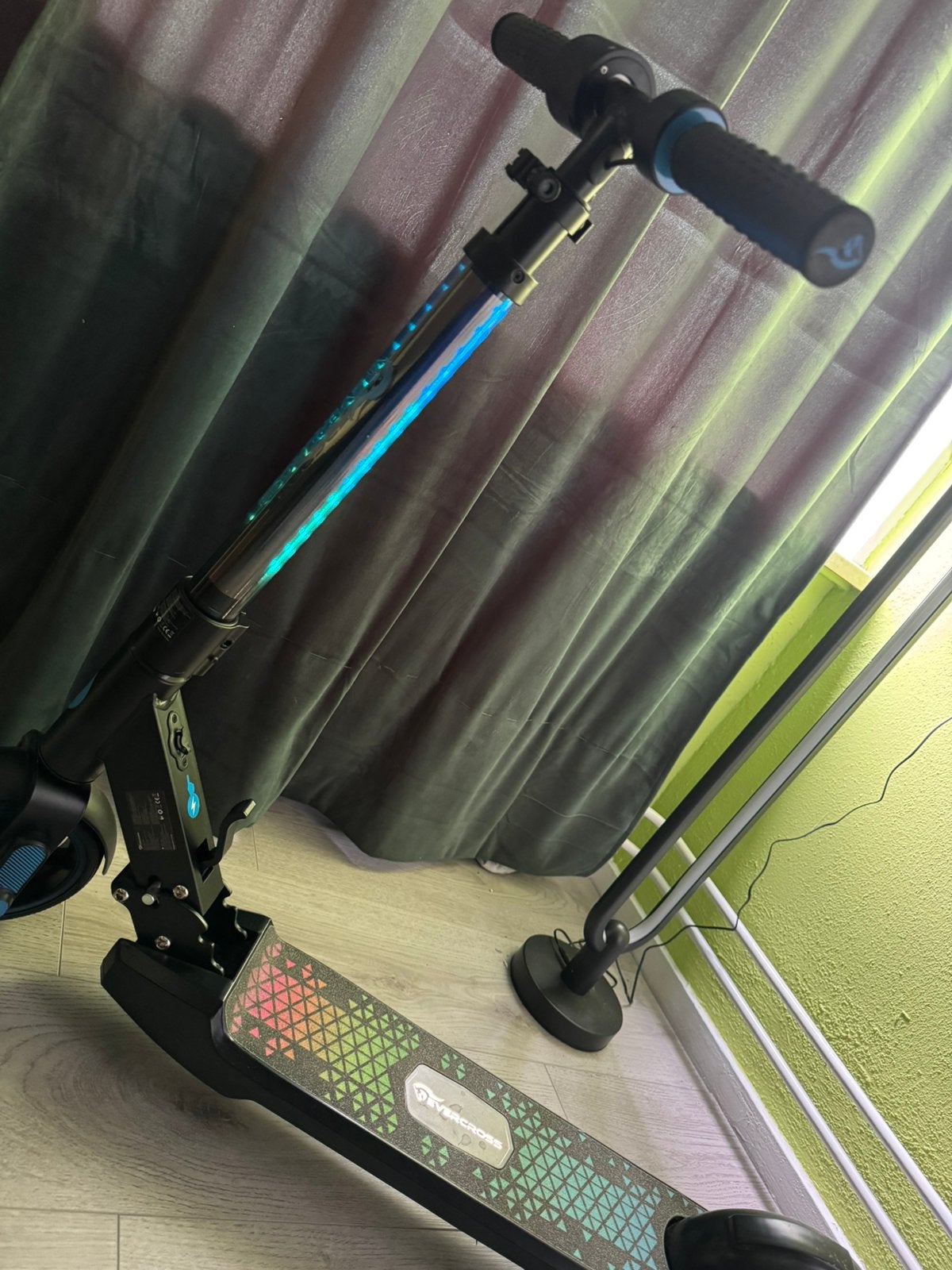 elektrische step, Fietsen en Brommers, Steps, Zo goed als nieuw, Elektrische step (E-scooter), Ophalen