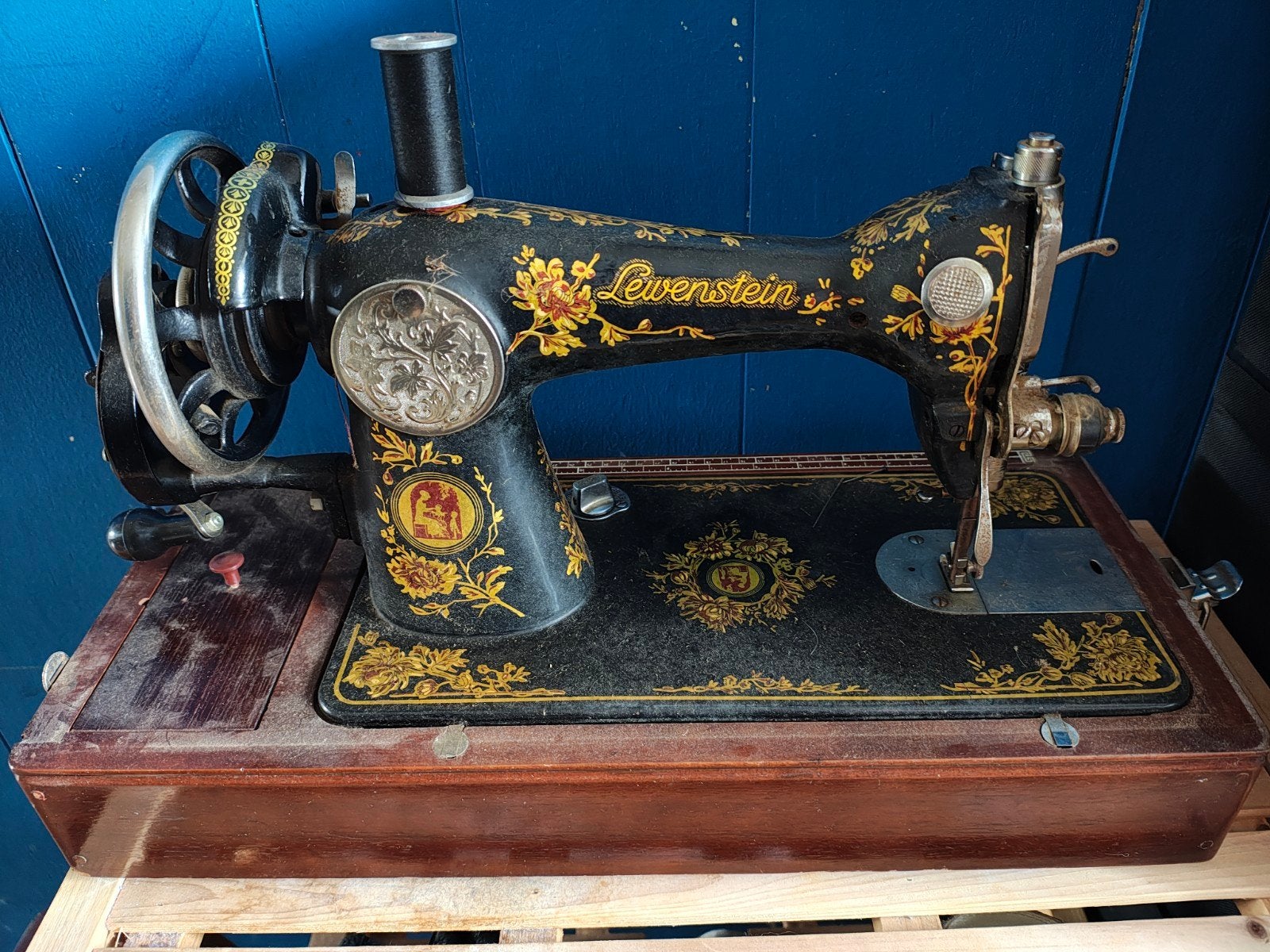 Antieke Lewenstein naaimachine met houten kap, Antiek en Kunst, Antiek | Naaimachines, Ophalen