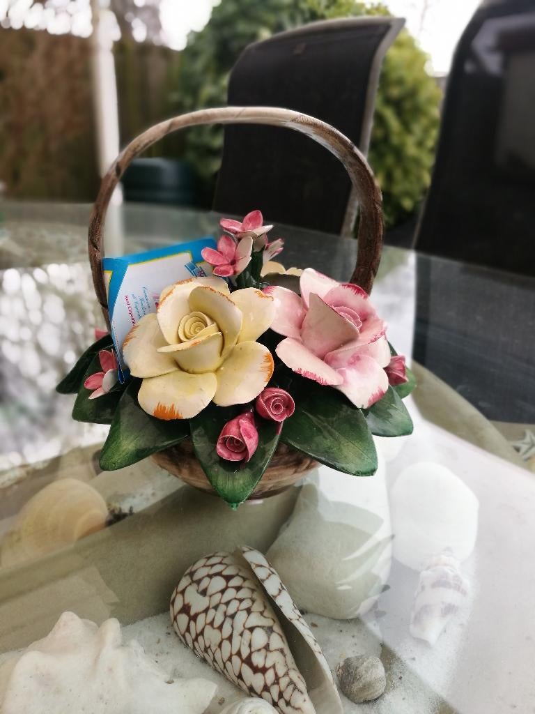 Capodimonte antiek porseleinen maand met bloemen, Ophalen of Verzenden