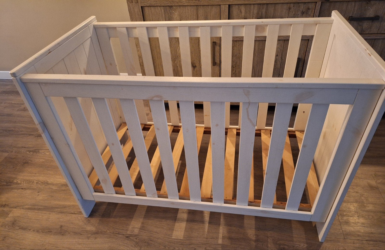 ledikant te koop

70 cm breed
125 lang
85 cm hoog

Verstelba, Ophalen, Ledikant