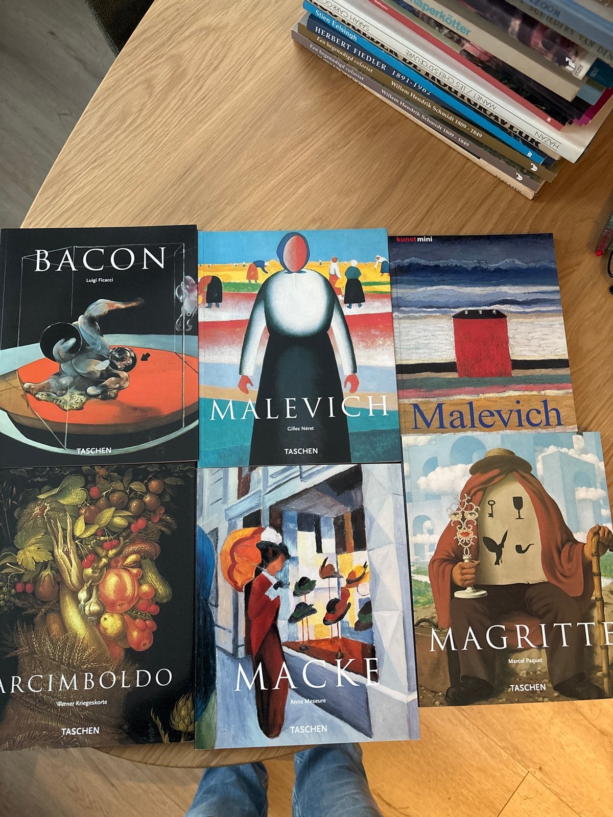Kunstboeken: Bacon, Malevich, Arcimboldo, Macke, Magritte, Ophalen of Verzenden, Zo goed als nieuw, Schilder- en Tekenkunst