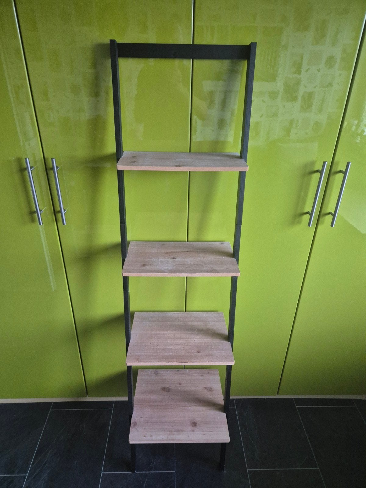Mooi praktisch boekenrek - 42x170 cm