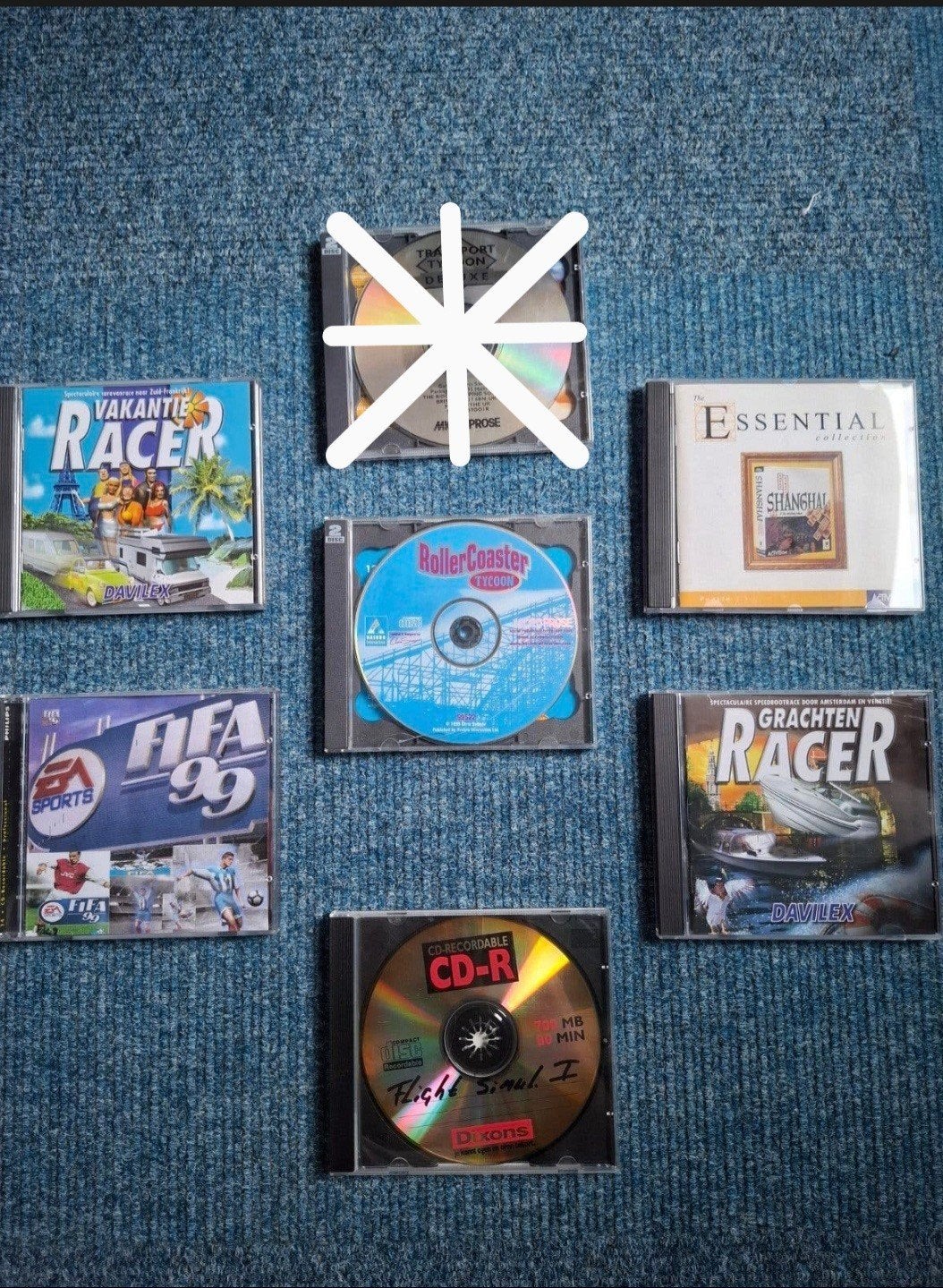 Diverse PC Games onderandere: FIFA 99, RollerCoaster Tycoon, Gebruikt, Overige genres, 1 speler, Eén computer