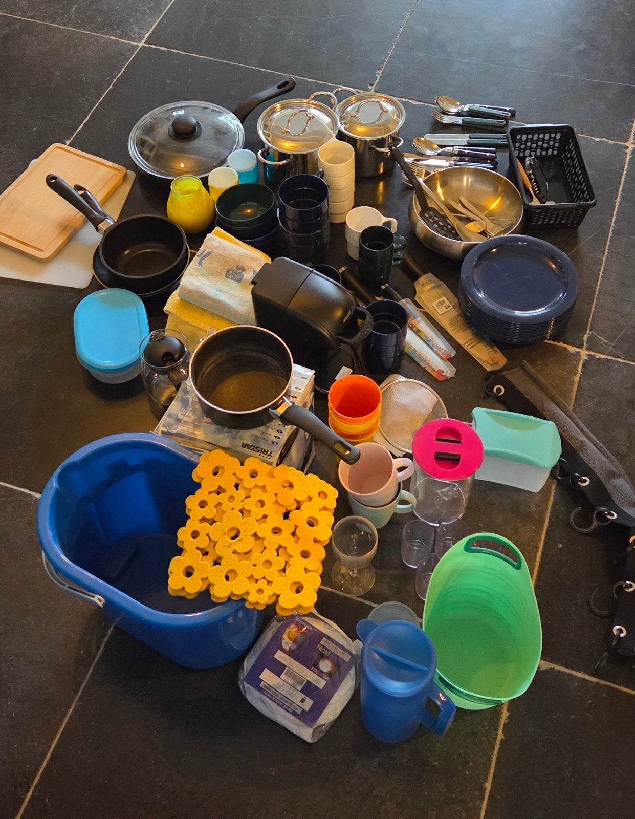 Camping spullen - grote partij keukengerei, pannen, servies, Ophalen, Metaal, Meerkleurig, Overige merken