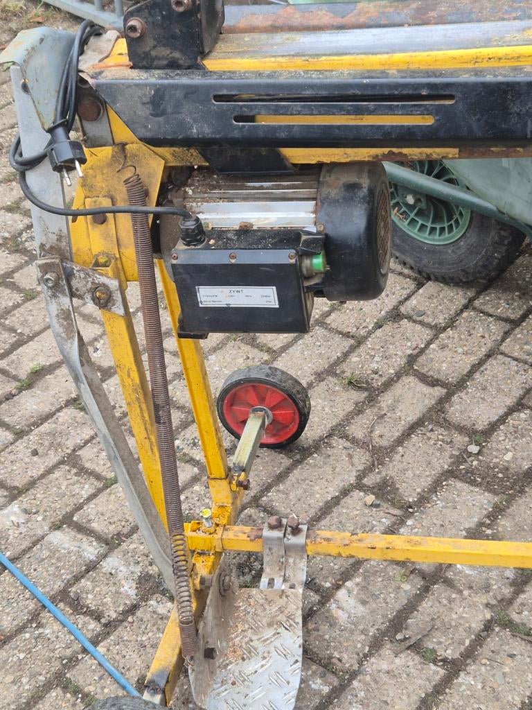 Motor voor onderdelen (houtklover), Ophalen, Gebruikt