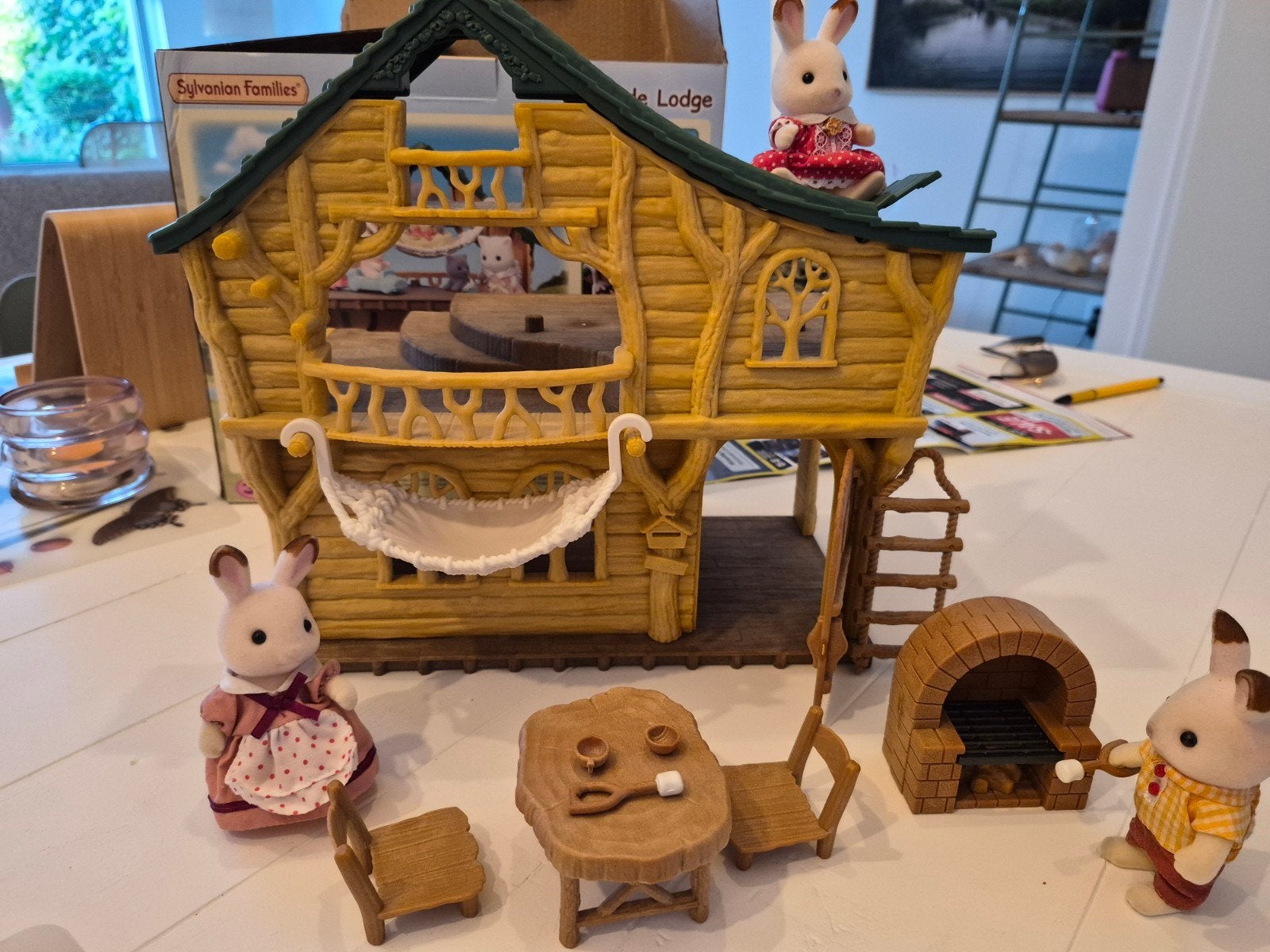 Sylvanian Families Lakeside Lodge met 3 konijntjes, Ophalen of Verzenden, Zo goed als nieuw, Jongen of Meisje