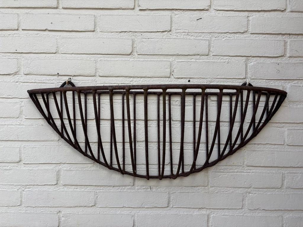 Metalen bloembak voor aan de muur, Tuin en Terras, Bloembakken en Plantenbakken, Ophalen, Gebruikt, Minder dan 30 cm, Rond