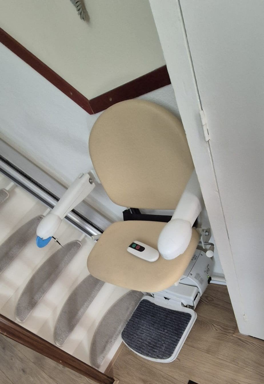 Te Koop Traplift, Ophalen, Gebruikt, Recht