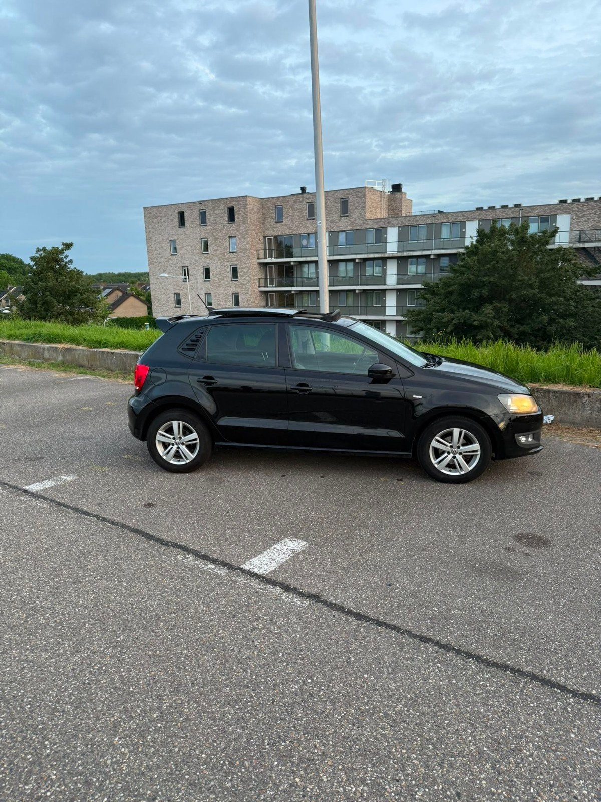 VW Polo 1.2 TSI DSG Automaat Schuifdak Airco 5D Zwart, 40 €/maand, 4 cilinders, Zwart, 19 km/l