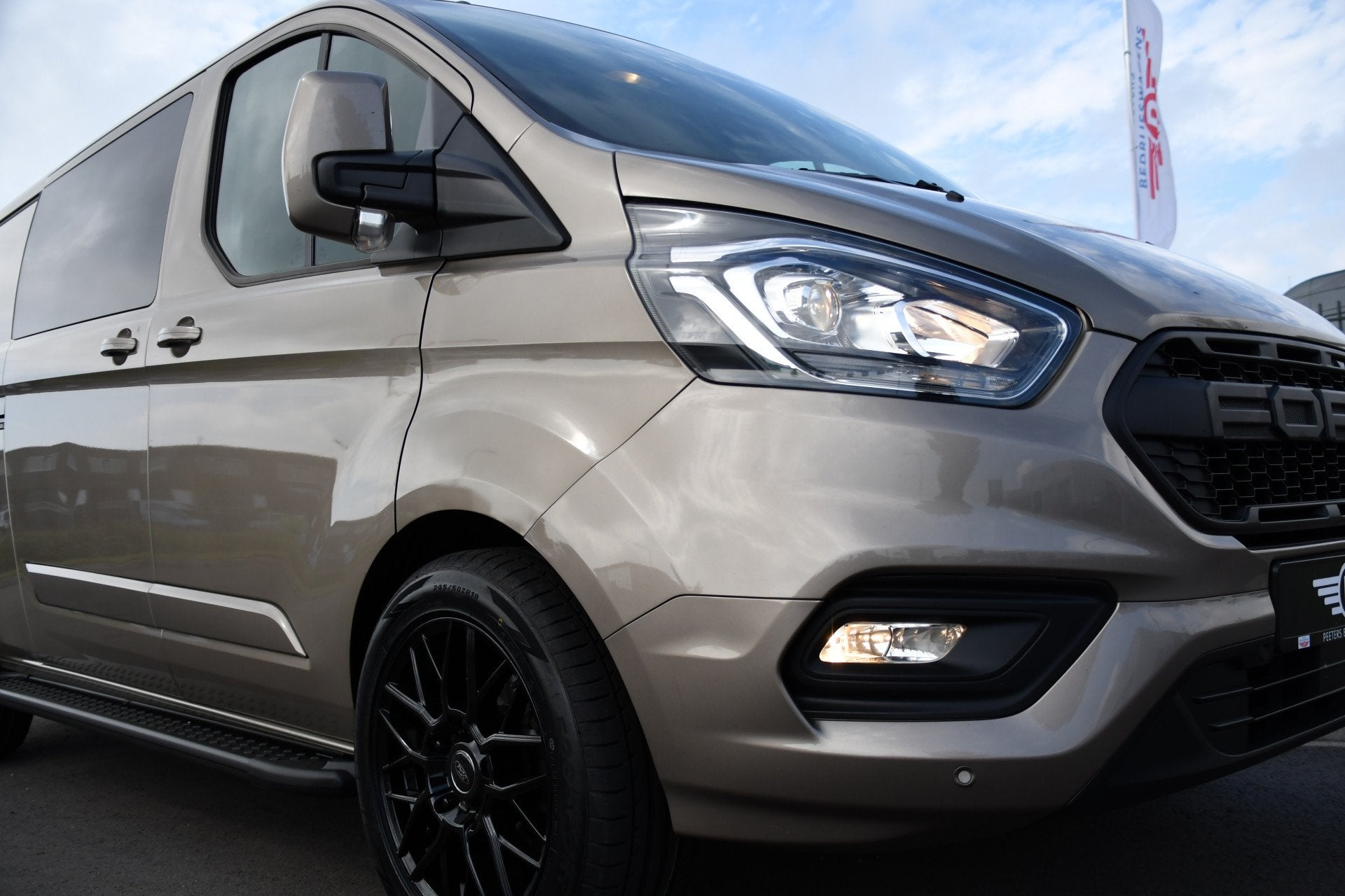 Ford Transit Custom 320 2.0 TDCI L2H1 Limited DC Raptor Edit, Auto's, Verwarmde buitenspiegels, Bedrijf, Diesel, Ford