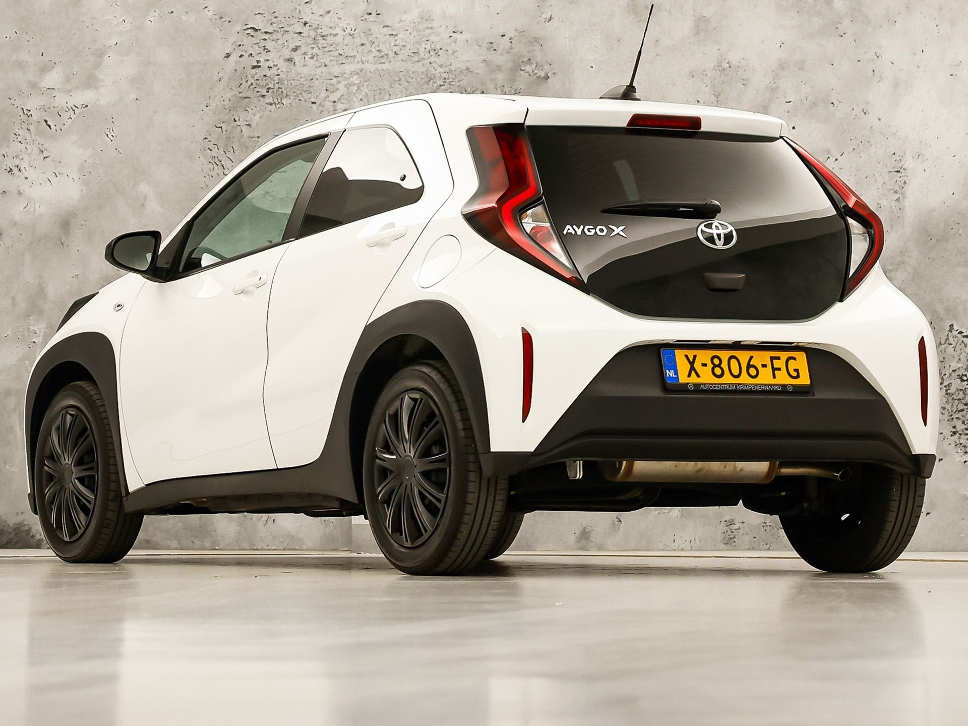 Toyota Aygo 1.0 VVT-i MT Play (APPLE CARPLAY, NAVIGATIE, GET, Auto's, 12 maanden, Stof, Gebruikt, 920 kg