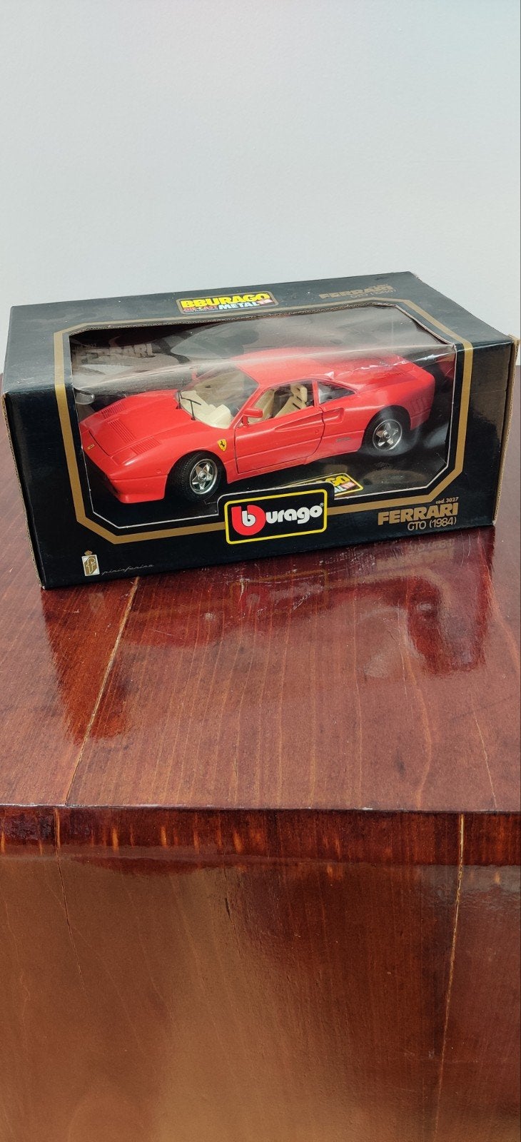 Burago Ferrari GTO (1984) schaalmodel 1:18, Ophalen of Verzenden