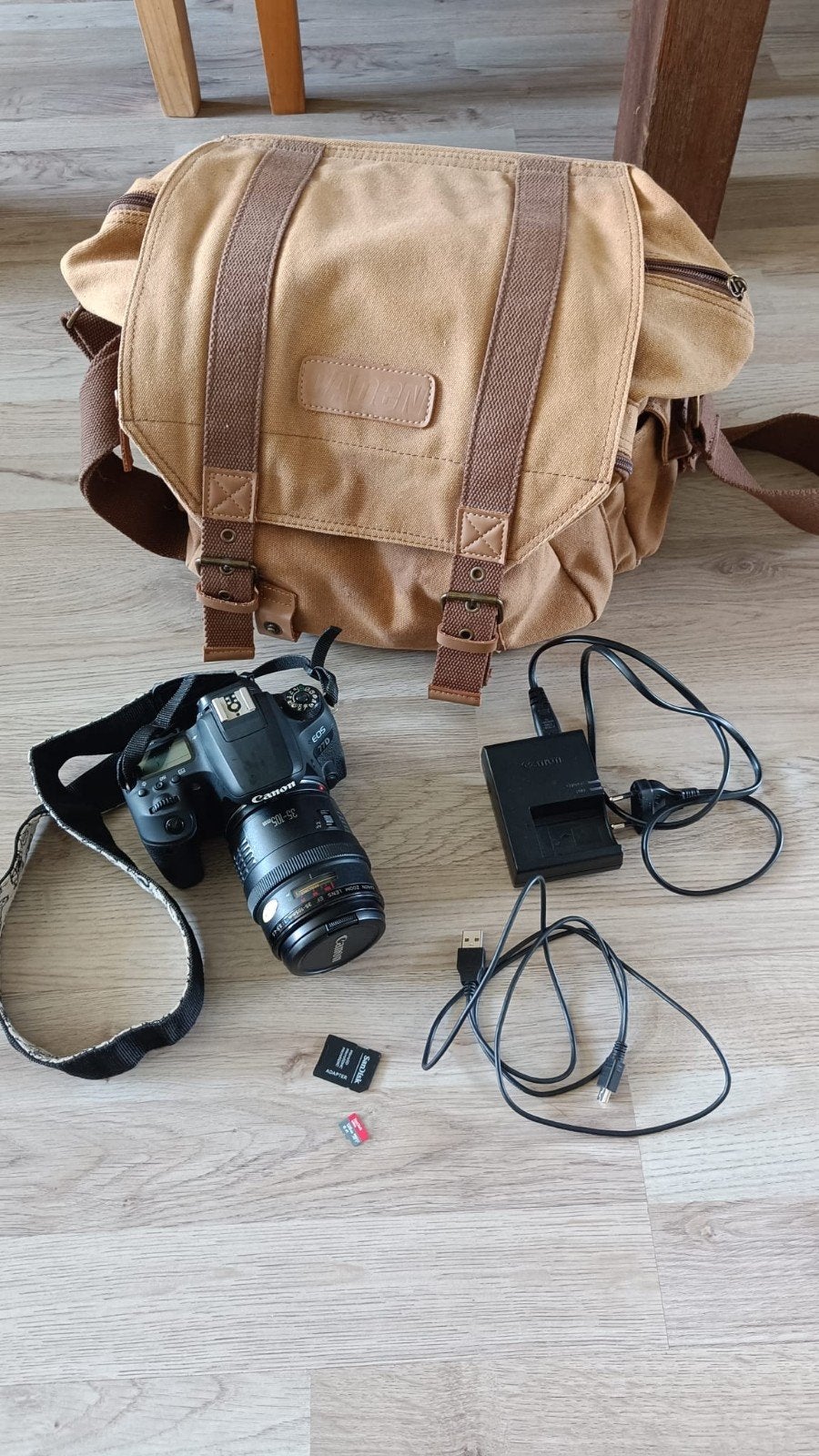 Canon eos 77D met toebehoren, Canon, Ophalen of Verzenden, Zo goed als nieuw, Bluetooth