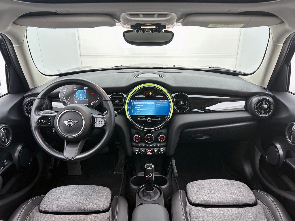 Mini 5-Deurs 1.5 Cooper Classic (NL-auto, 1e Eig Dealer Onde, Auto's, Mini, 136 pk, Gebruikt, Blauw, Origineel Nederlands