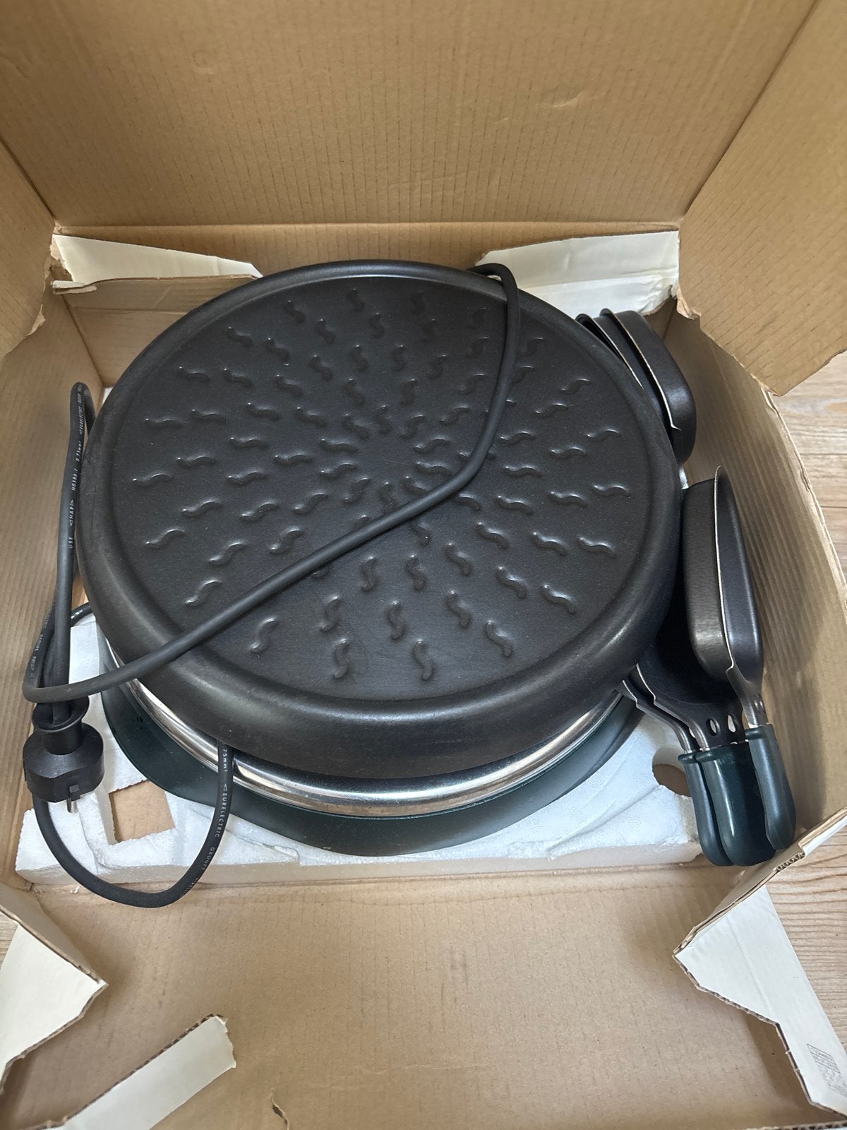 Raclette gourmetstel met 6 pannetjes, Ophalen of Verzenden, Zo goed als nieuw, 4 t/m 7 personen