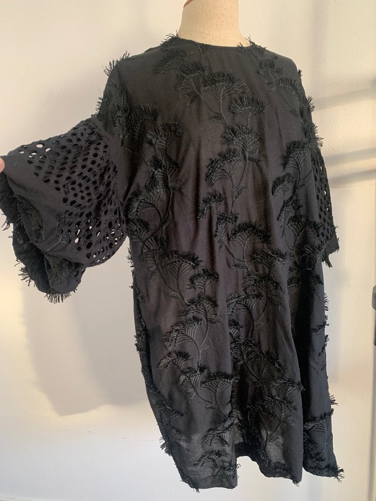 Munthe elegante Jurk oversized aplicatie zwart 38/40 = M/L, Maat 38/40 (M), Verzenden, Zwart, Zo goed als nieuw