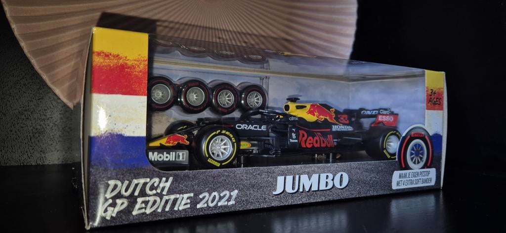 Max Verstappen Modelauto 2021 Kampioen + Pet, Hobby en Vrije tijd, Modelauto's | 1:24, Ophalen of Verzenden, Nieuw, Auto, Overige merken