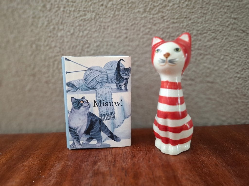 Mini boekje Miauw! een kittige bloemlezing + kattenbeeldje, Boeken, Ophalen of Verzenden, Zo goed als nieuw, Diverse auteurs