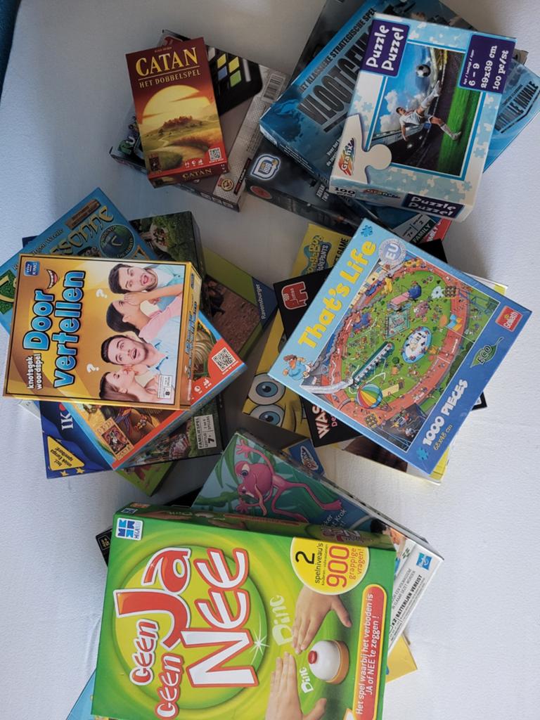 Diverse bordspellen en puzzels - Familieplezier!, Vijf spelers of meer, Ophalen of Verzenden, Gebruikt, Diverse