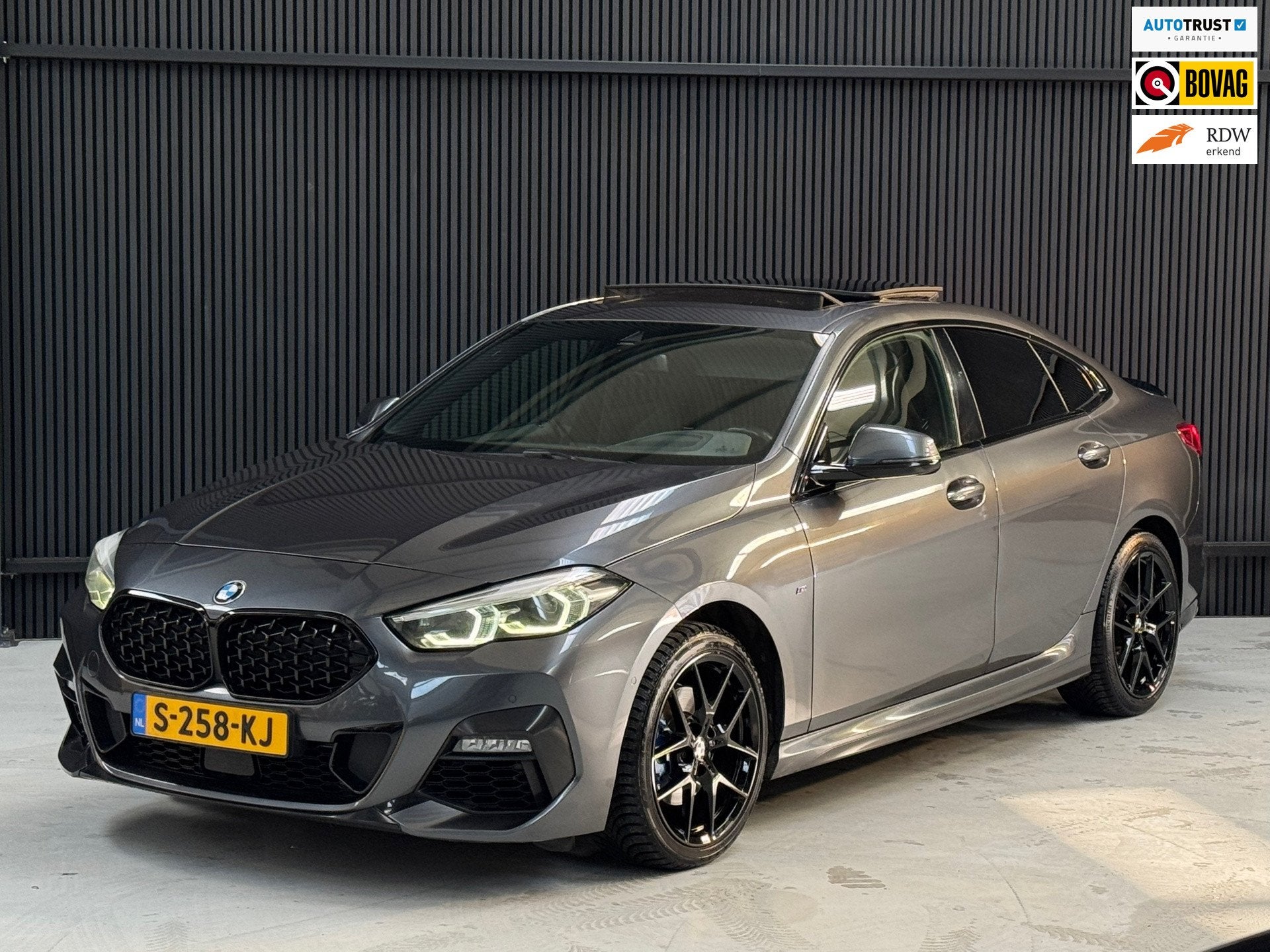 BMW 2-serie Gran Coupé 218i M-Performance High Executive |, Auto's, BMW, Gebruikt, 1350 kg, Leder, Bedrijf