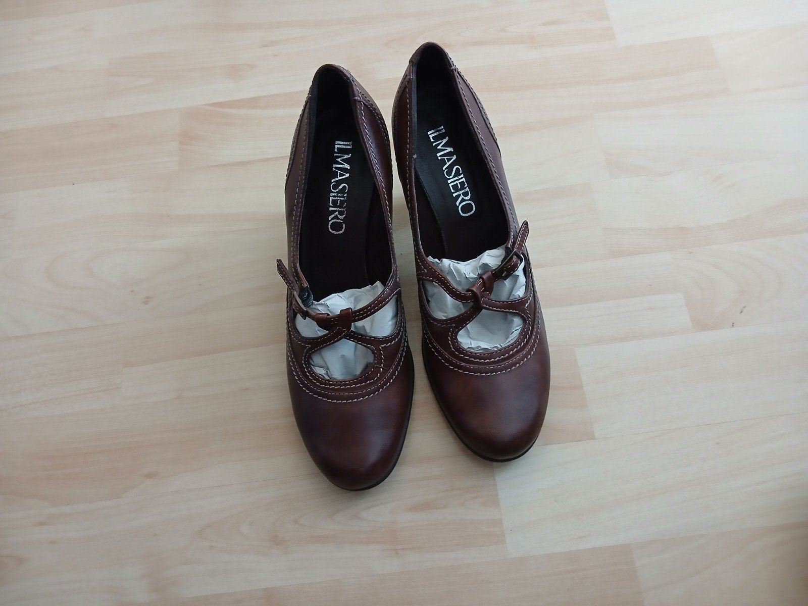 Bruine leren pumps met bandje - Maat 39, Pumps, Bruin, Nieuw, Ophalen of Verzenden