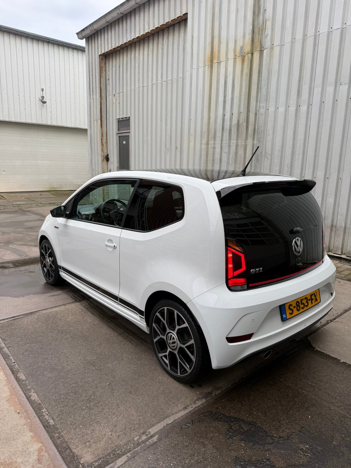 Volkswagen up! 1.0 TSI 115PK 3D 2018 Wit, Auto's, Voorwielaandrijving, 970 kg, 40 €/maand, Up!