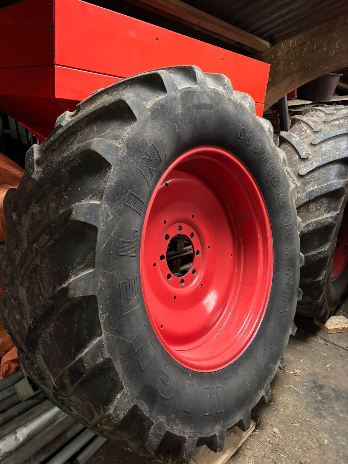 600 / 65 R38 Michelin xm 108, Ophalen of Verzenden
