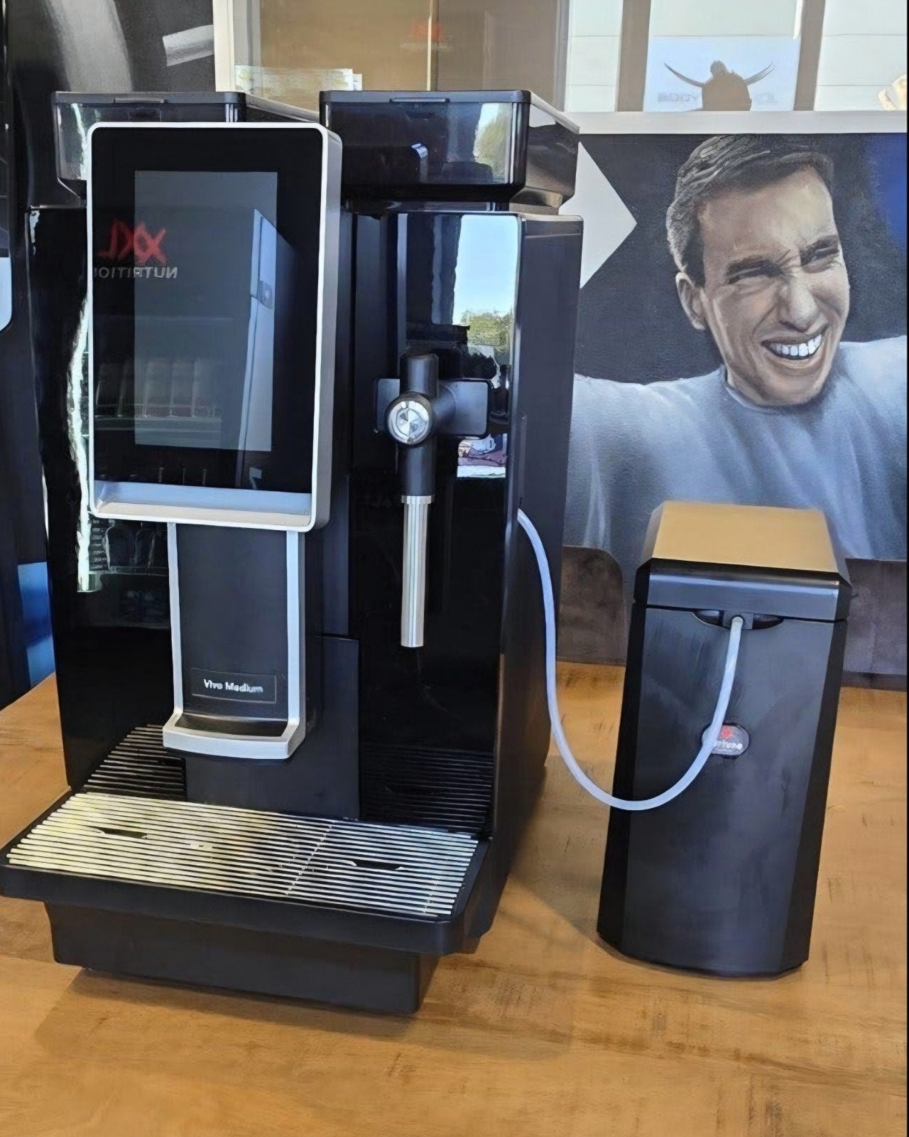 Te koop aangeboden: Vivo Medium Koffiemachine met Brita filt, Ophalen, Afneembaar waterreservoir, Gebruikt, 10 kopjes of meer