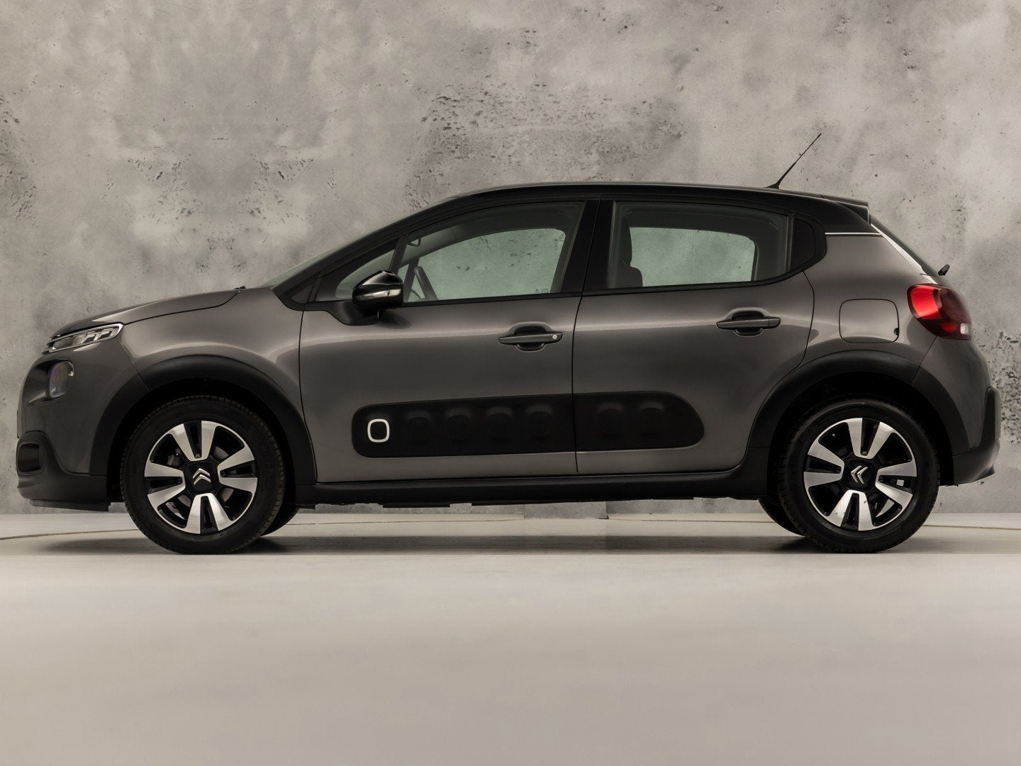 Citroën C3 1.2 PureTech S&S Sport Automaat (APPLE CARPLAY,, 12 maanden, Gebruikt, 1199 cc, 450 kg