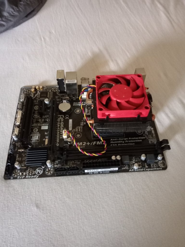 Gigabyte GA-F2A68HM-DS2, Computers en Software, DDR3, Ophalen of Verzenden, Zo goed als nieuw, Micro-ATX