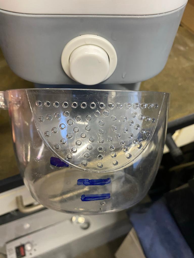 Handige Voedseldispenser met Maatbeker, Ophalen of Verzenden, Gebruikt