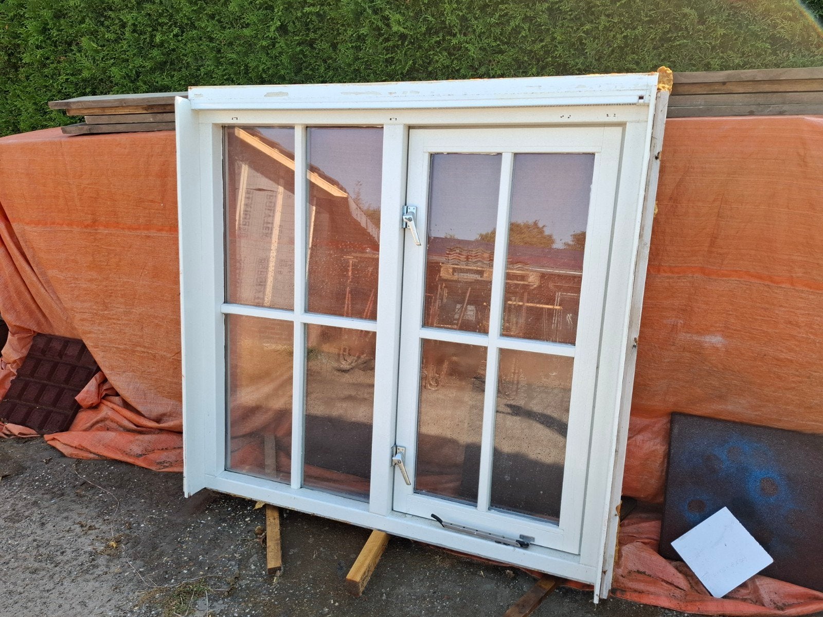 Hardhouten raamkozijn met dubbelglas en ventilatierooster, Ophalen, Gevelraam of Ruit, Gebruikt, 120 tot 160 cm
