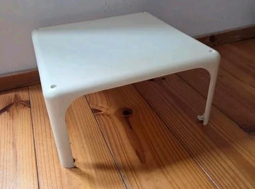 Artemide Demetrio 45 italiaans design jaren 60., Huis en Inrichting, Tafels | Bijzettafels, Minder dan 55 cm, Ophalen of Verzenden