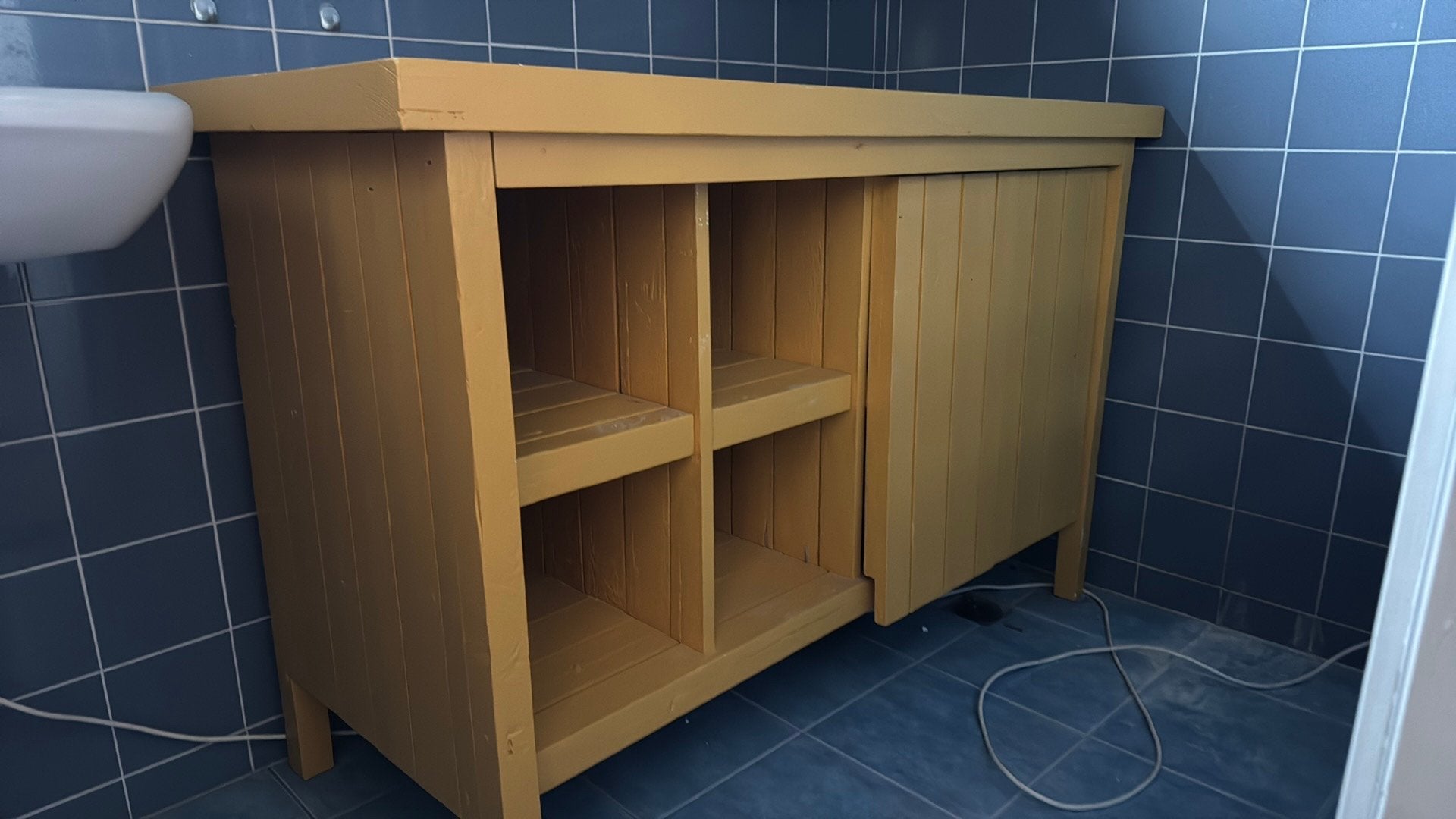Kastje commode met schuifdeuren, Ophalen, Gebruikt, 50 tot 75 cm, 100 tot 150 cm