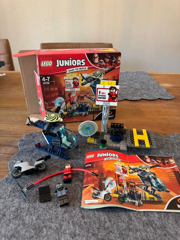 Lego Juniors 10759 Incredibles 2 - Compleet met doos en boek, Overige thema's, Lego, Ophalen of Verzenden, Zo goed als nieuw