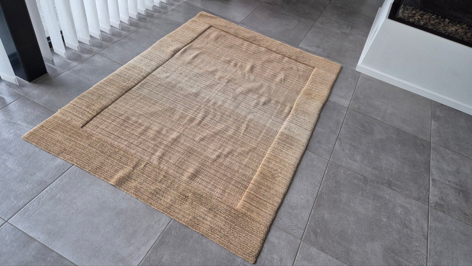 Stijlvol beige vloerkleed met subtiel patroon, Ophalen, 100 tot 150 cm, Zo goed als nieuw, Modern, Neutraal, Comfortabel